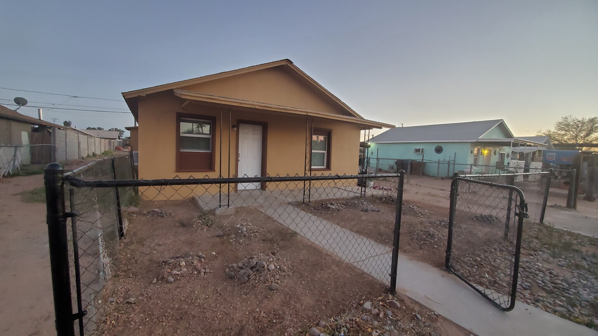 Building Photo - 141 E Ash Ave