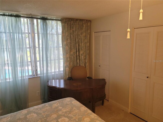 Building Photo - 7405 Bay Island Dr S