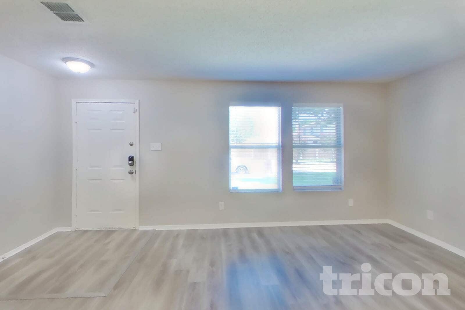 Building Photo - 2328 White Oak Dr