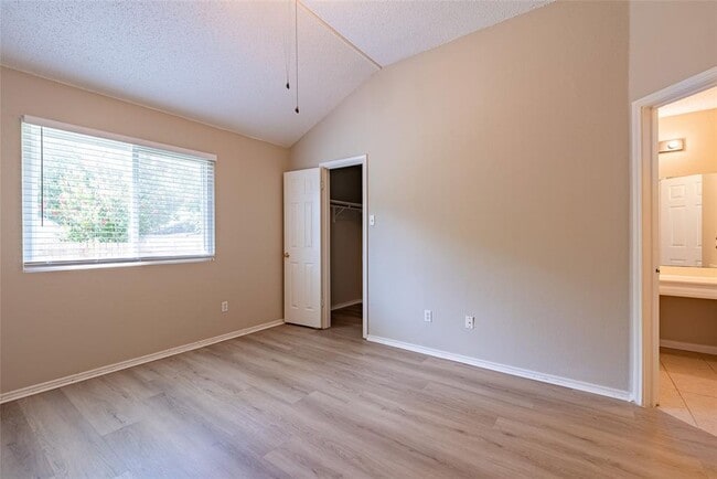 Building Photo - 1702 Verbena Way