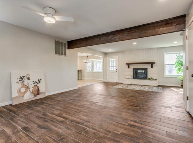 Building Photo - Beautiful 4 bedroom home. Country space, modern updates.