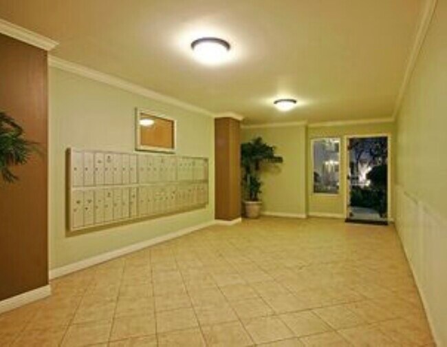 Building Photo - 2852 Sawtelle Blvd