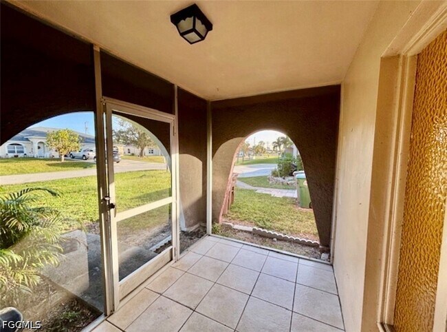 Building Photo - 704 SE 46th Ln