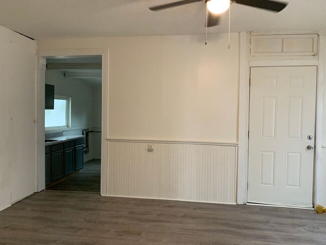 Building Photo - Coming soon- Spacious 2 bedroom home in Po...