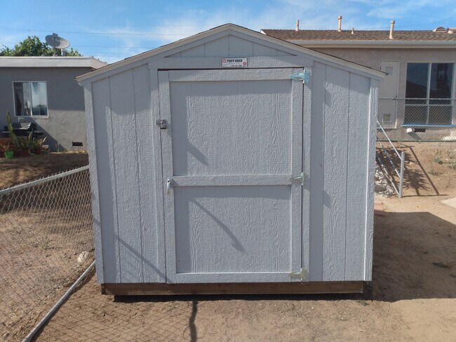 Building Photo - 4851 Iroquois Ave