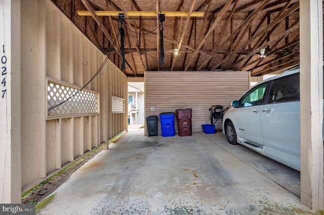 Building Photo - 10247 Redtail Ct