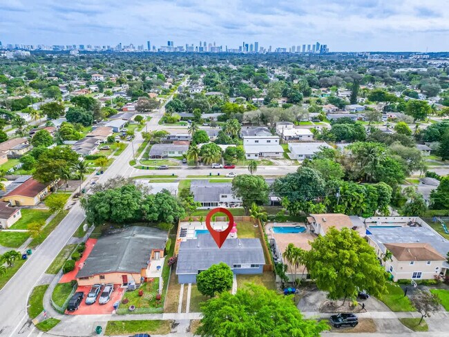 Building Photo - 17621 NE 7th Ave