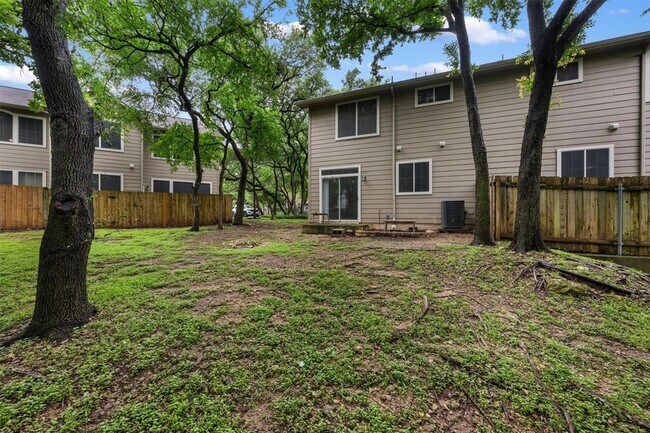 Building Photo - 4501 Whispering Valley Dr