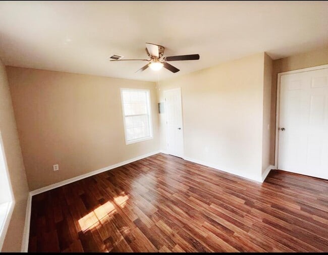 Building Photo - 508 Dobson Ave
