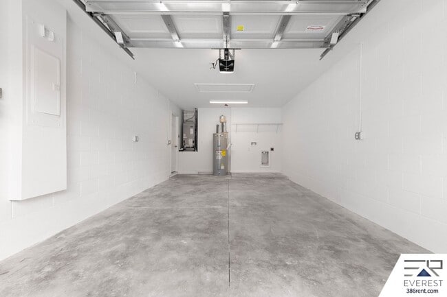 Building Photo - FULLY FENCED, LIKE- NEW 3/2/1 TOWNHOUSE ON A CUL DE SAC IN BEAUTIFUL SEMINOLE WOODS