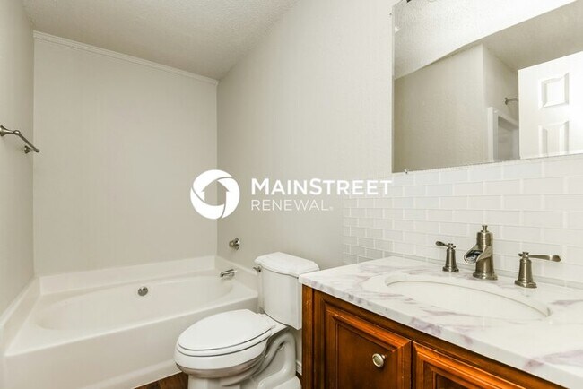 Building Photo - 3 Bedroom Pet-Friendly Home in ARLINGTON, TX with Main Street Renewal
