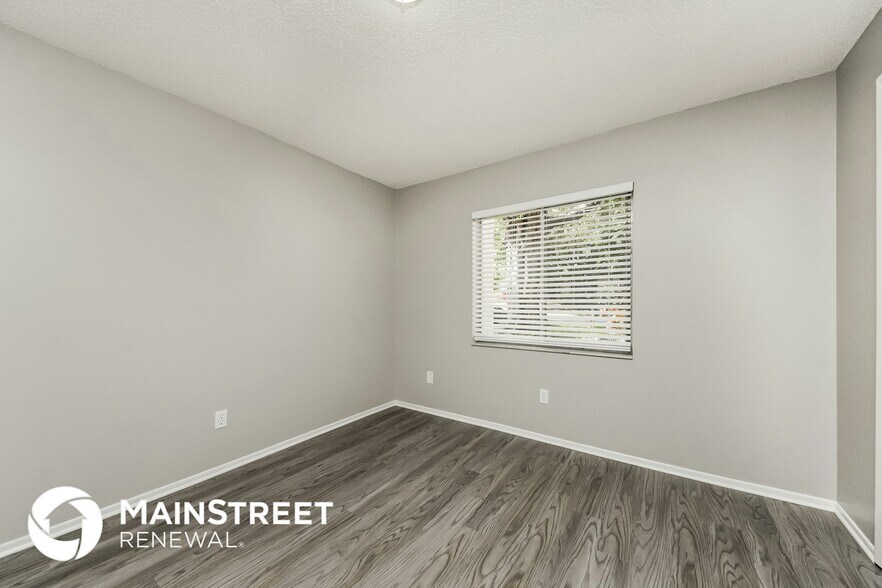 Building Photo - 1224 Russell Dr