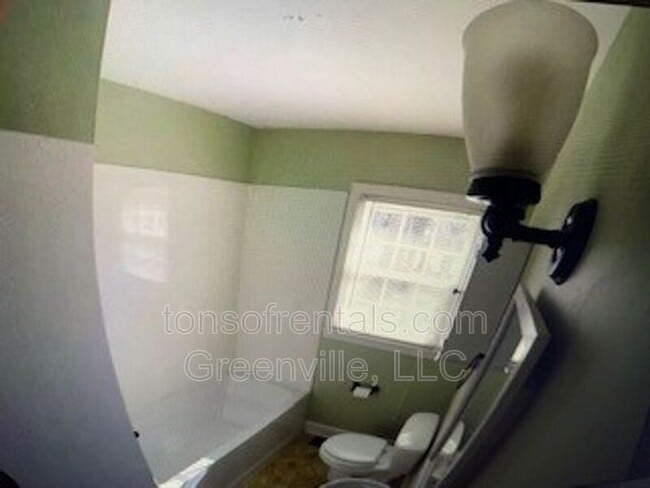 Building Photo - 42 N Garden Cir