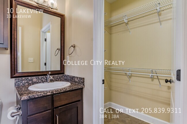 Building Photo - 10 Lakeview