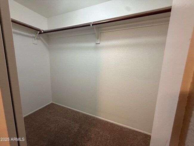 Building Photo - 422 E Wescott Dr