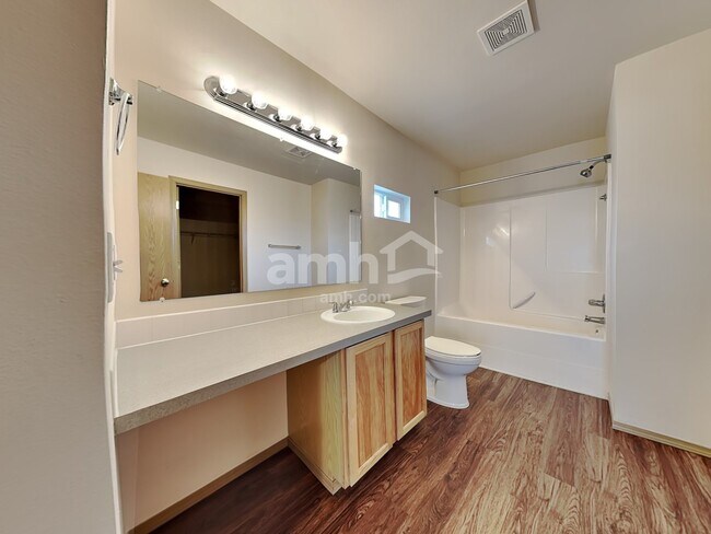 Building Photo - 10310 193rd Street Ct E