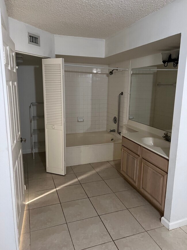 Building Photo - 1280 S Alhambra Cir