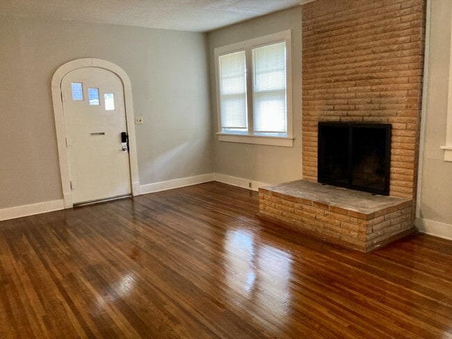 Building Photo - 126 Pearl Ave