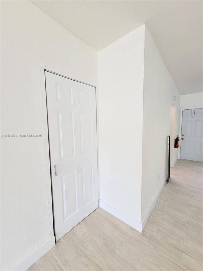 Building Photo - 483 NW 84th Ln
