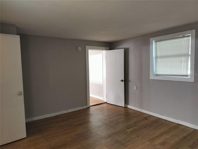 Building Photo - 3635 State Rd 60