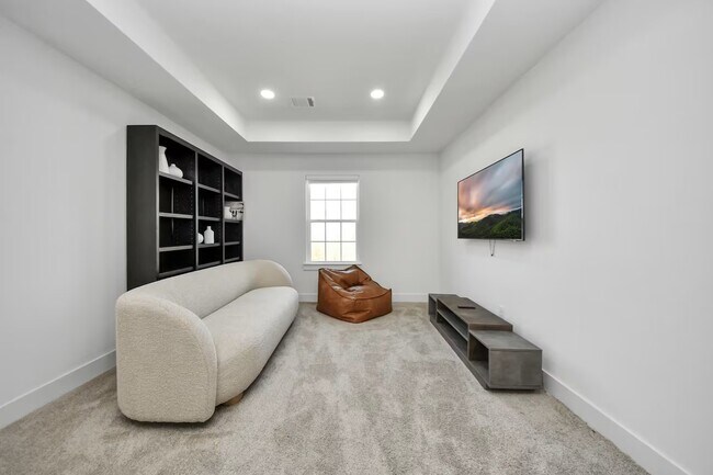 Building Photo - 6747 Peerless St