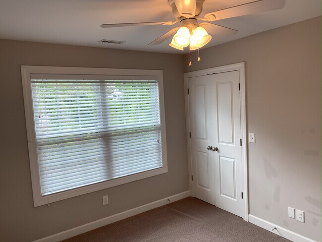 2nd bedroom - 4 Lincoln St