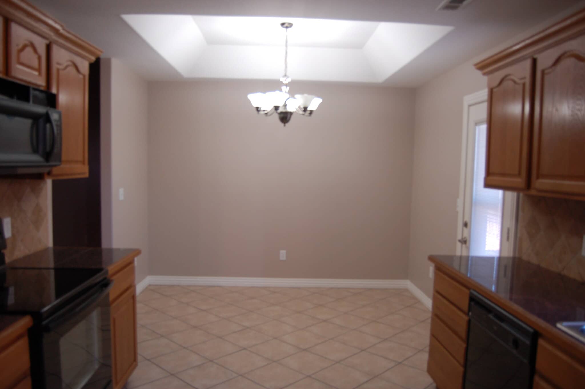 Dining area - 6188 W Milliken Bnd