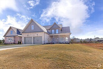 Building Photo - NEW Move in Ready Home!