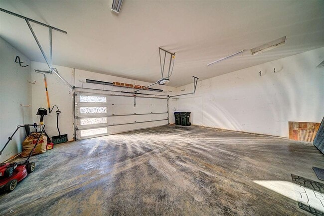 Building Photo - 704 American Pharaoh Dr