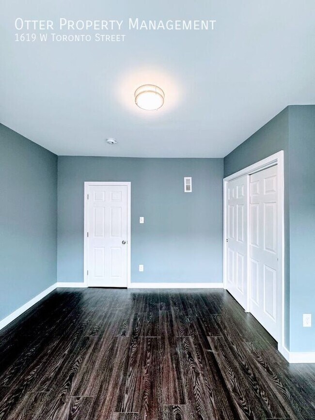 Building Photo - 1619 W Toronto St