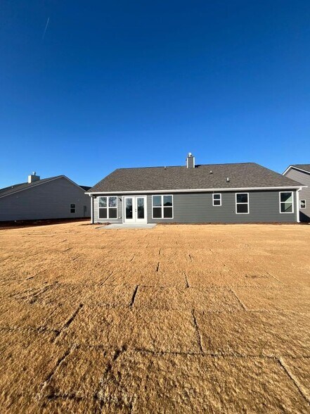 Building Photo - 166 Lake Meadows Dr