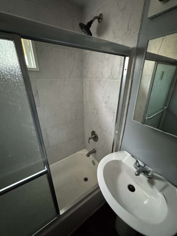 Building Photo - 201 Chandler Dr