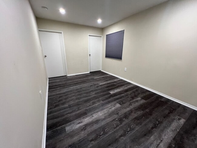 Building Photo - Sun Valley Duplex