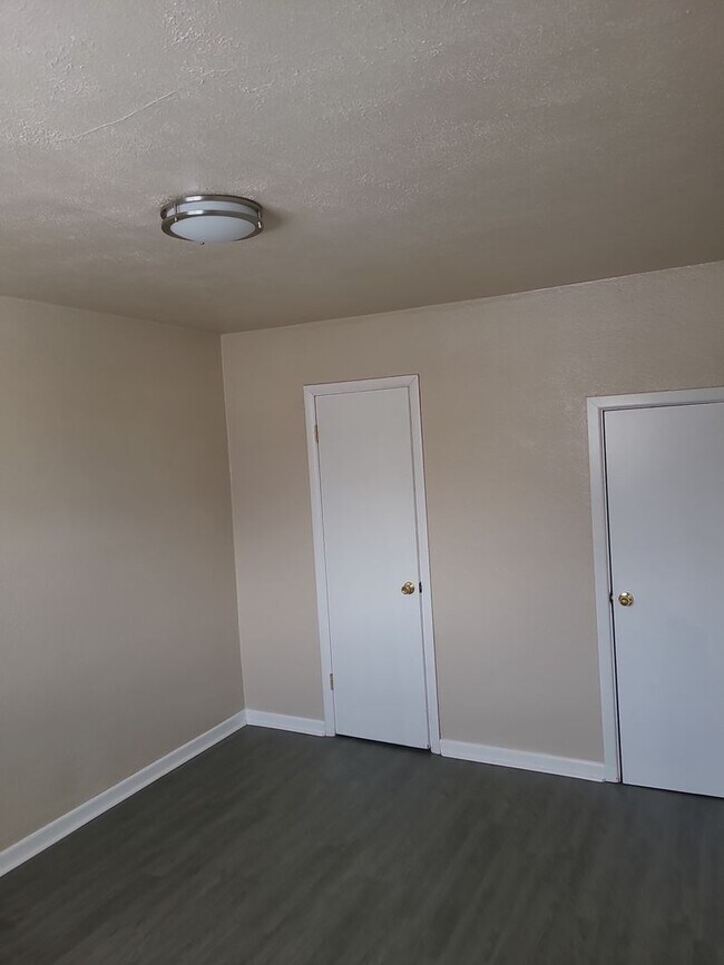 Building Photo - Available Now! Call the office to schedule...