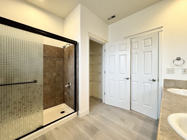 Building Photo - 6924 SW Kim Pl