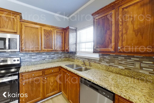 Building Photo - 9822 Prather Ave