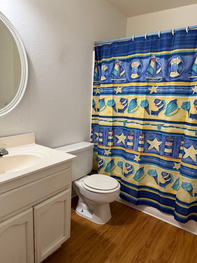 Building Photo - 602 Center St