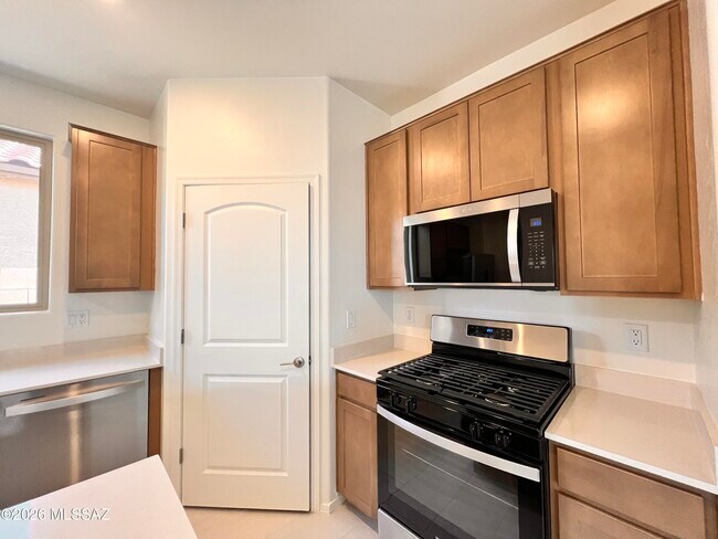 Building Photo - 10004 E Lebaron Dr