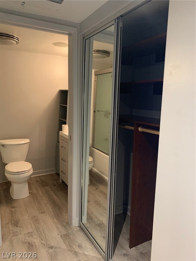 Building Photo - 3111 Bel Air Dr