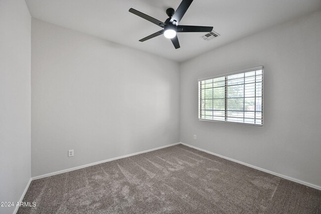 Building Photo - 1949 E Saddle Dr