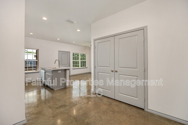 Building Photo - 13554 FM 14