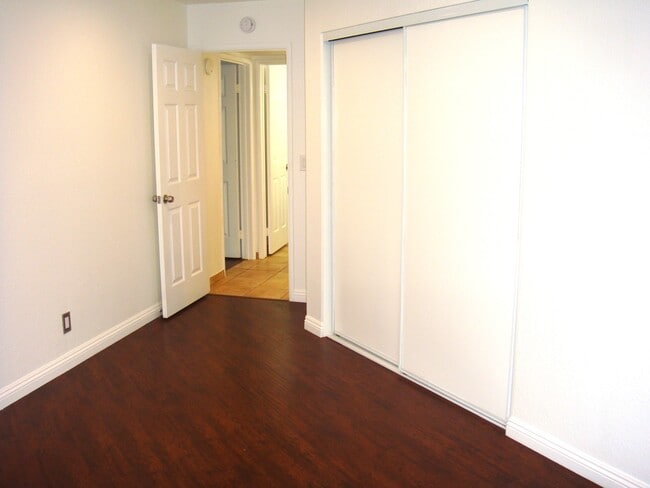 Building Photo - 5837 Oak Bend Ln