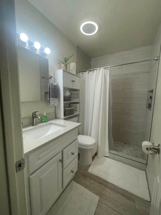 Building Photo - 6581 E Calle La Paz