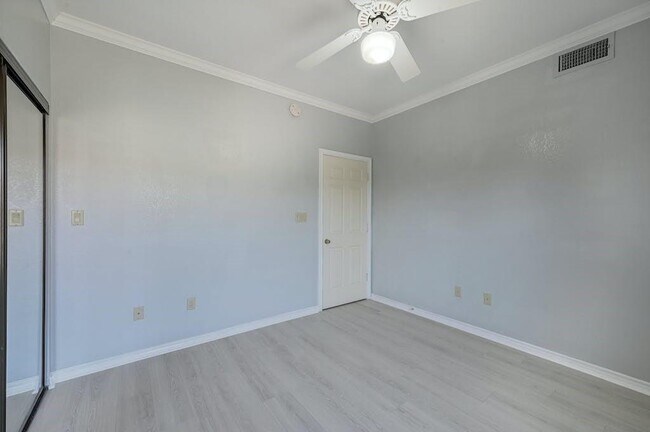 Building Photo - 1000 Liberty Park Dr