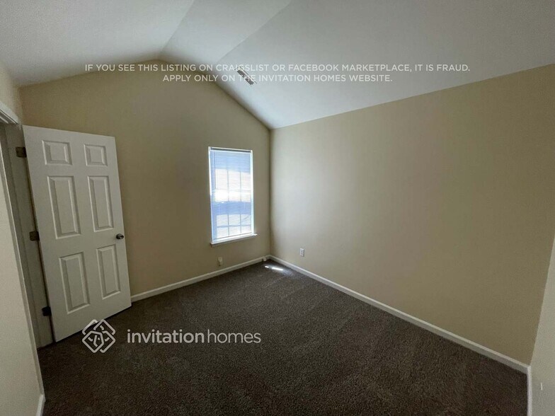 Building Photo - 7007 Hidden Creek Dr