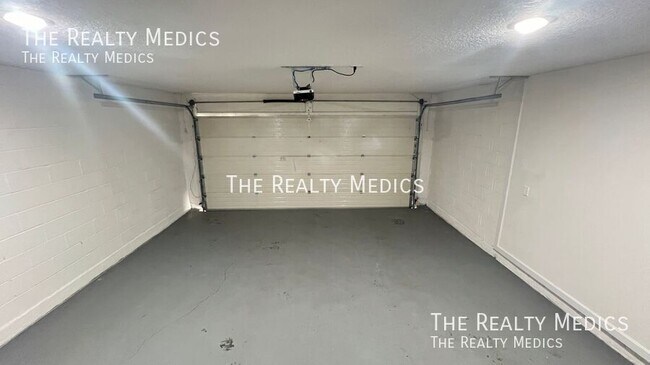 Building Photo - 1242 Halber Ave NW