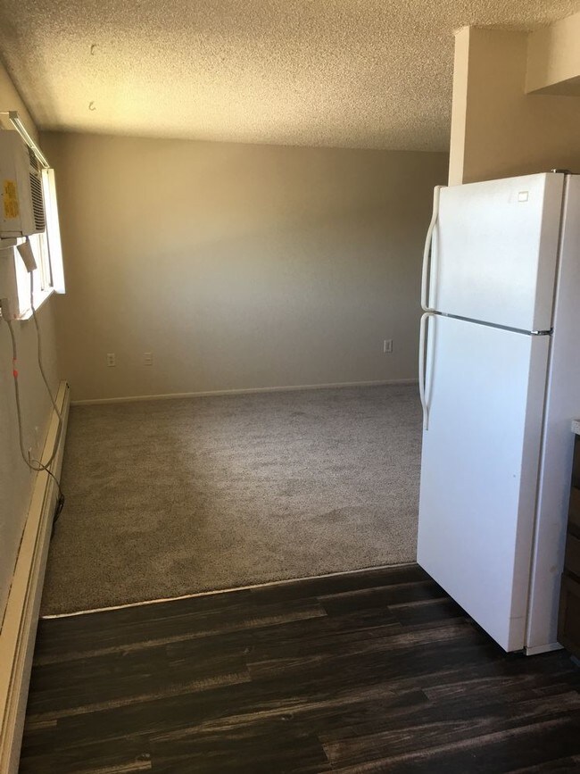 Building Photo - 7091 Hooker St