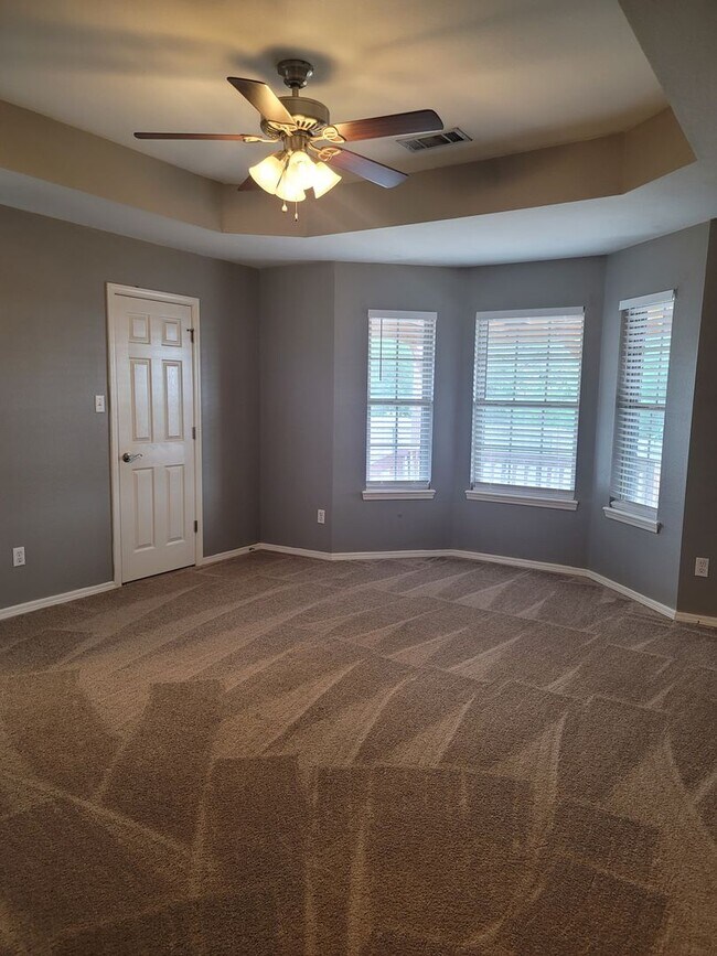 Building Photo - Beautiful 4 Br for Rent in Van Buren!! Com...
