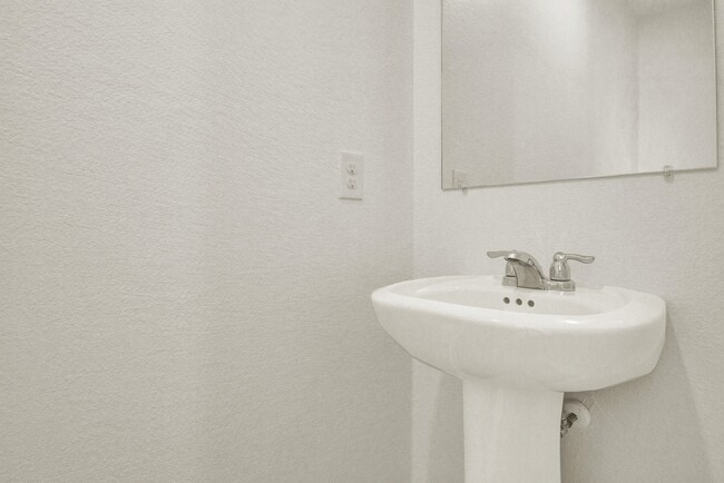 Building Photo - 5110 Sunvalley Bend Dr