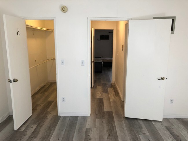 Bedroom / Closet - 1914 Corinth Ave